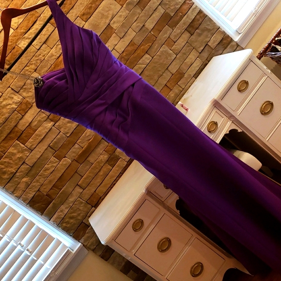 FORMAL DRESS - Picture 2 of 13